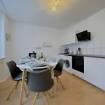 Dein Mit Queensize Bett Im Erdgeschoss Апартаменты