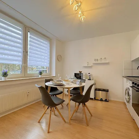 Dein Mit Queensize Bett Im Erdgeschoss Appartement *