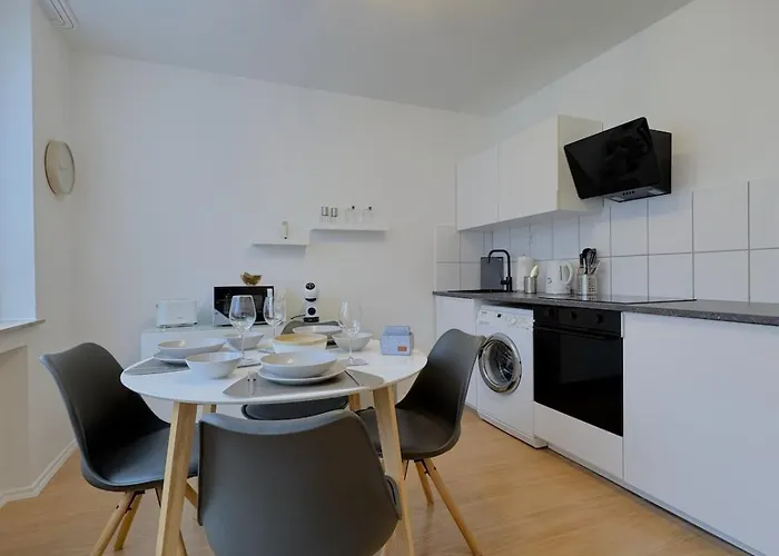 Dein Mit Queensize Bett Im Erdgeschoss Appartement